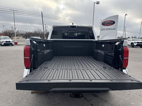 Used 2024 Toyota Tacoma TRD Sport image 13