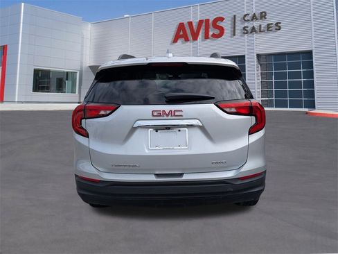 Used 2021 GMC Terrain SLE w/ Driver Convenience Package image 7