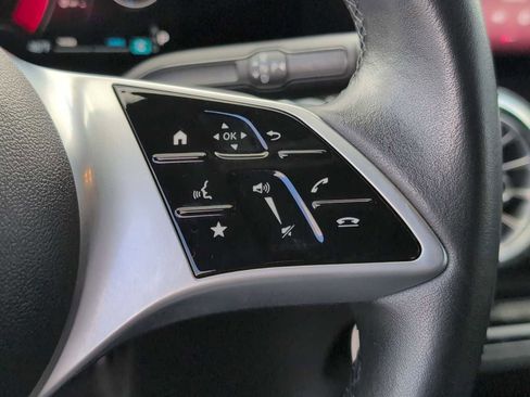 Used 2024 Mercedes-Benz GLB 250 GLB 250 image 24