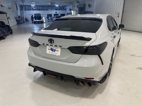 Used 2023 Toyota Camry SE w/ Convenience Package FWD image 5