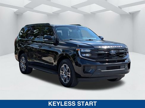 New 2026 Ford Expedition Active RWD image 3