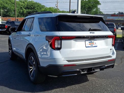 New 2026 Ford Explorer ST-Line AWD/4WD image 3