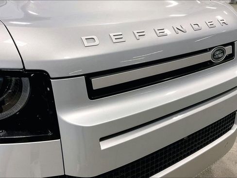 Used 2023 Land Rover Defender 110 SE AWD/4WD image 32