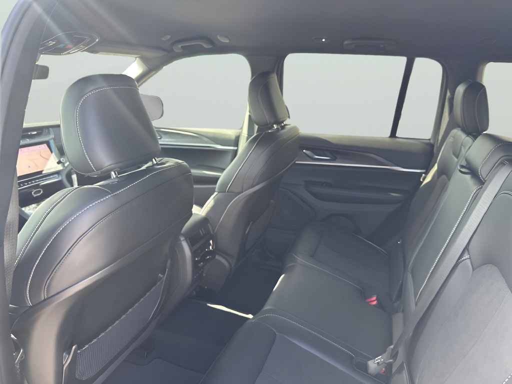 New 2026 Jeep Grand Cherokee Altitude RWD image 40