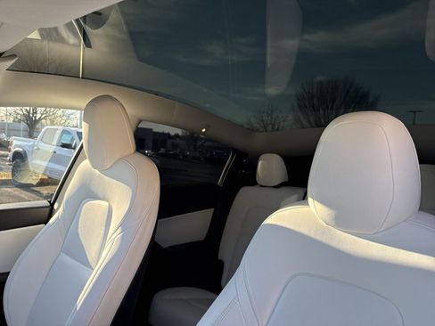 Used 2020 Tesla Model Y Performance image 18