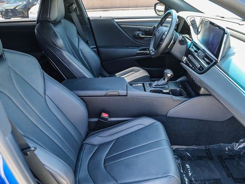 Used 2024 Lexus ES 350 F Sport w/ Accessory Package (Z2) FWD image 16
