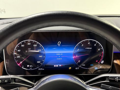 Used 2024 Mercedes-Benz GLC 300 4MATIC image 22