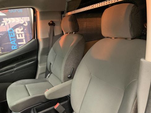 Used 2016 Nissan NV200 S image 8