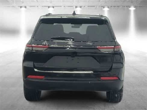 New 2025 Jeep Grand Cherokee Limited image 7