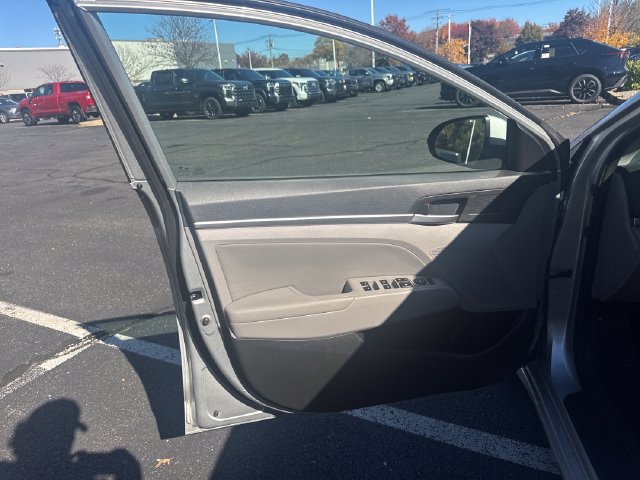 Used 2019 Hyundai Elantra SEL FWD image 11