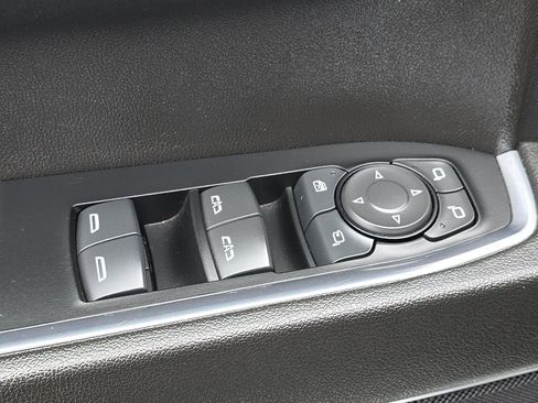 Used 2024 GMC Sierra 1500 SLT image 11