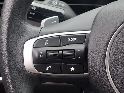 Used 2025 Kia Sportage LX AWD/4WD image 20