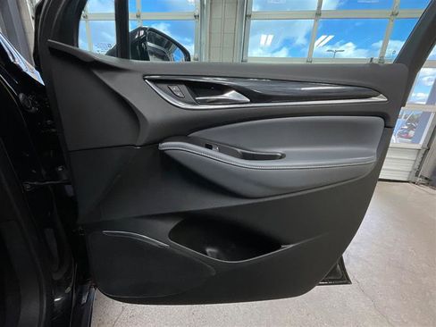 Used 2019 Buick Enclave Essence image 24