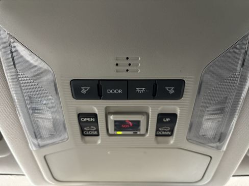 Used 2022 Toyota RAV4 XLE Premium AWD/4WD image 16