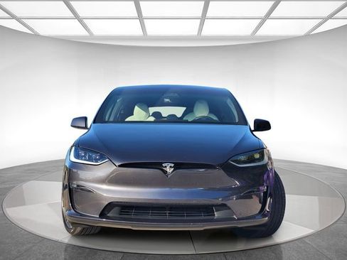 Used 2024 Tesla Model X image 2