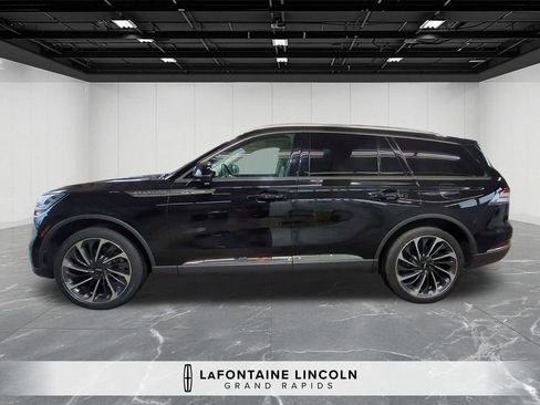 Certified 2023 Lincoln Aviator Reserve w/ Equipment Group 201A AWD/4WD image 2