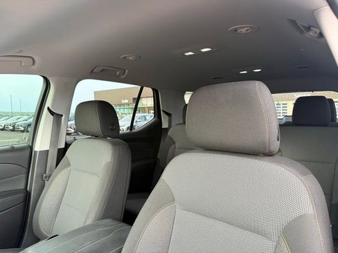 Used 2021 Chevrolet Traverse LT FWD image 23