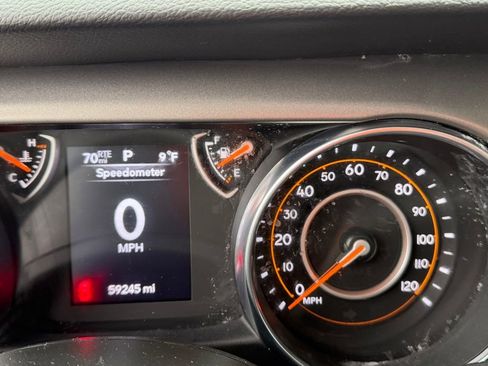 Used 2023 Jeep Gladiator Sport image 14