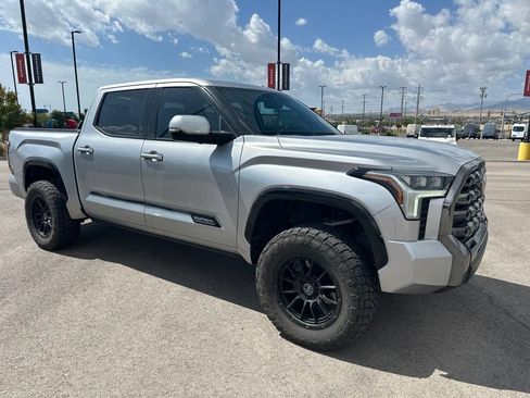 Used 2022 Toyota Tundra Platinum w/ Advanced Package AWD/4WD image 4