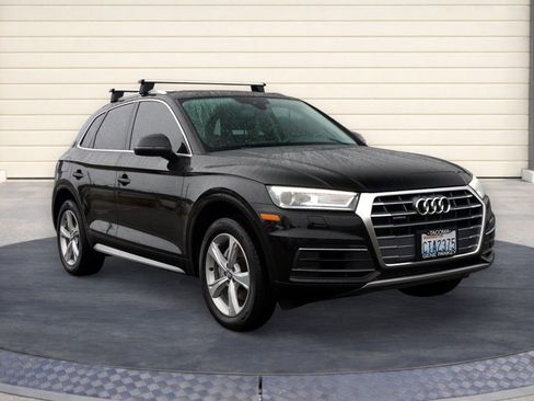 Used 2020 Audi Q5 2.0T Premium w/ Convenience Package image 1