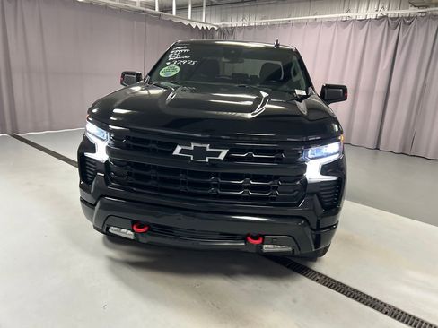 Used 2023 Chevrolet Silverado 1500 RST w/ Redline Edition AWD/4WD image 2