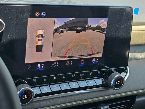 New 2026 Chevrolet Colorado ZR2 w/ Technology Package AWD/4WD image 9