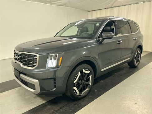Certified 2023 Kia Telluride S w/ S Sunroof Package image 5