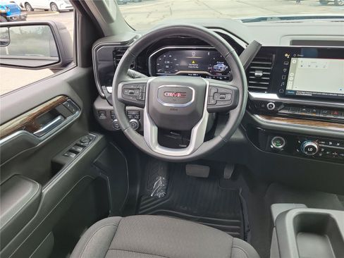Used 2024 GMC Sierra 1500 Elevation AWD/4WD image 10