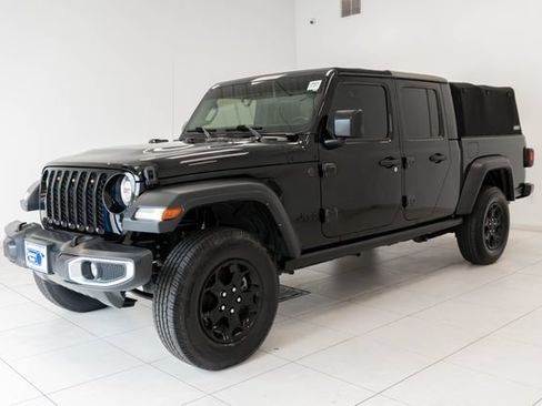 Used 2023 Jeep Gladiator Sport w/ Trailer Tow Package AWD/4WD image 6