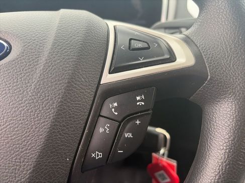 Used 2016 Ford Fusion SE image 18