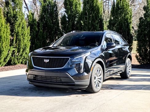 Used 2022 Cadillac XT4 Sport w/ Comfort Package image 5