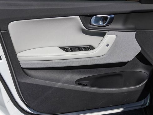 Used 2023 Polestar Polestar 2 w/ Pilot Pack image 17