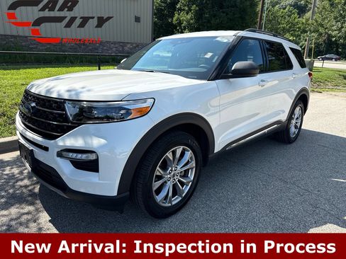 Used 2020 Ford Explorer XLT w/ Equipment Group 202A AWD/4WD image 1