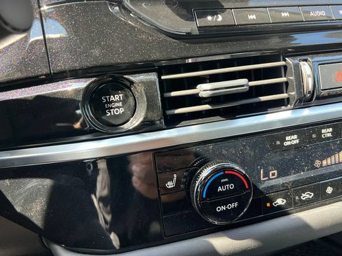 New 2026 Nissan Pathfinder SL FWD image 31