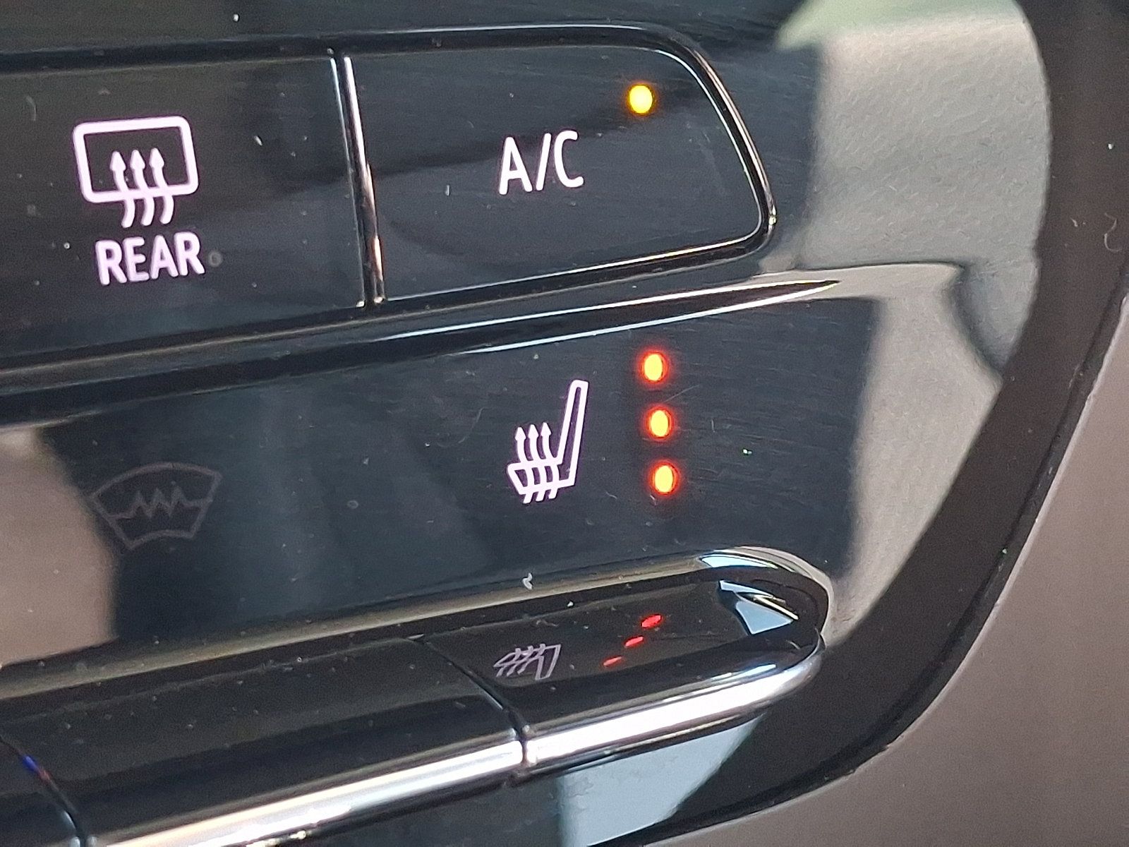 Certified 2022 Buick Envision Preferred FWD image 24