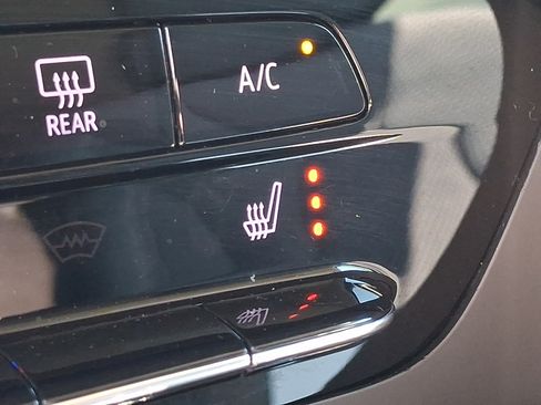 Used 2022 Buick Envision Preferred FWD image 24