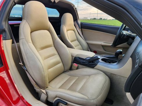 Used 2006 Chevrolet Corvette Coupe w/ Preferred Equipment Group RWD image 8