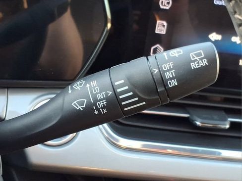 Used 2025 Chevrolet Trax LT w/ Driver Confidence Package FWD image 25