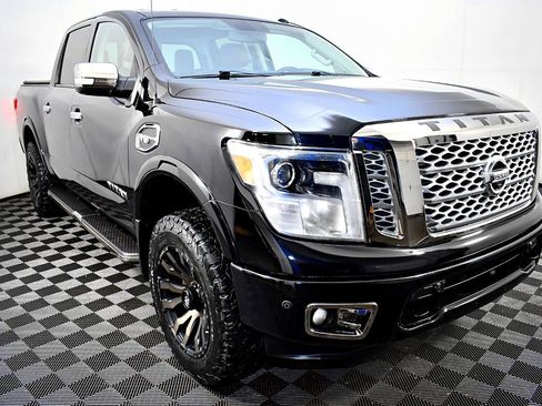 Used 2017 Nissan Titan Platinum Reserve image 5