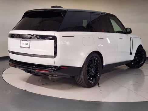 Used 2025 Land Rover Range Rover Autobiography AWD/4WD image 2