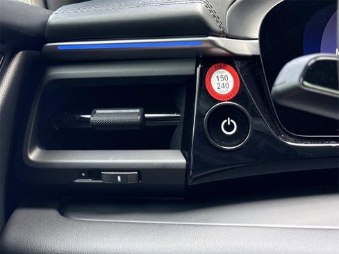 Used 2024 Porsche Macan 4 Electric image 12