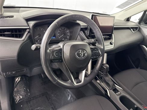 Certified 2023 Toyota Corolla Cross LE FWD image 4