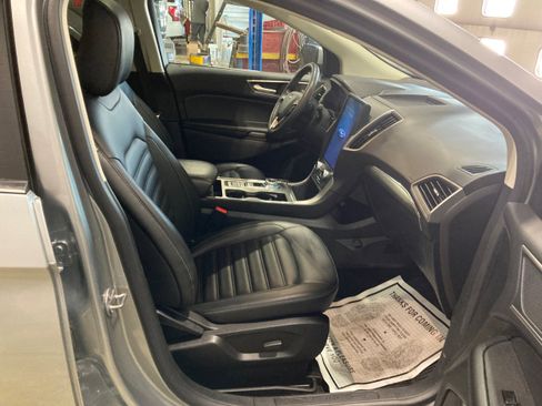 Used 2022 Ford Edge SEL w/ Convenience Package AWD/4WD image 4