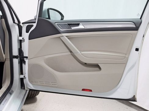 Used 2017 Volkswagen Golf Alltrack SE image 29