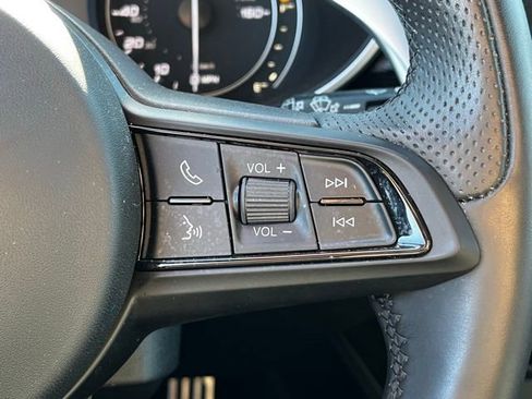 Used 2023 Alfa Romeo Stelvio Sprint image 18