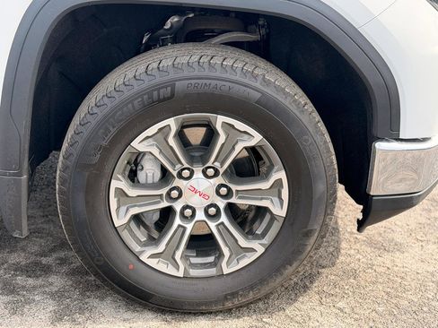 Used 2026 GMC Sierra 1500 SLT image 33