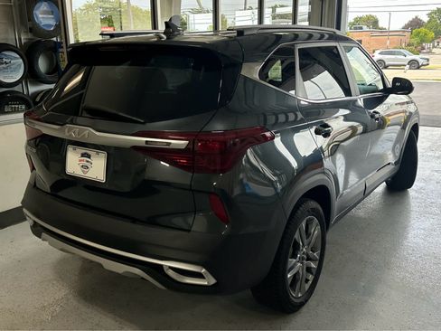 Used 2023 Kia Seltos S w/ Navigation Package AWD/4WD image 8