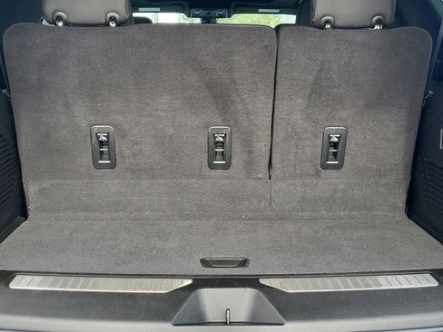 Used 2022 Chevrolet Tahoe Z71 w/ Luxury Package image 13