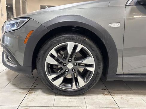 Used 2018 Buick Regal Essence w/ Driver Confidence Package #1 image 7