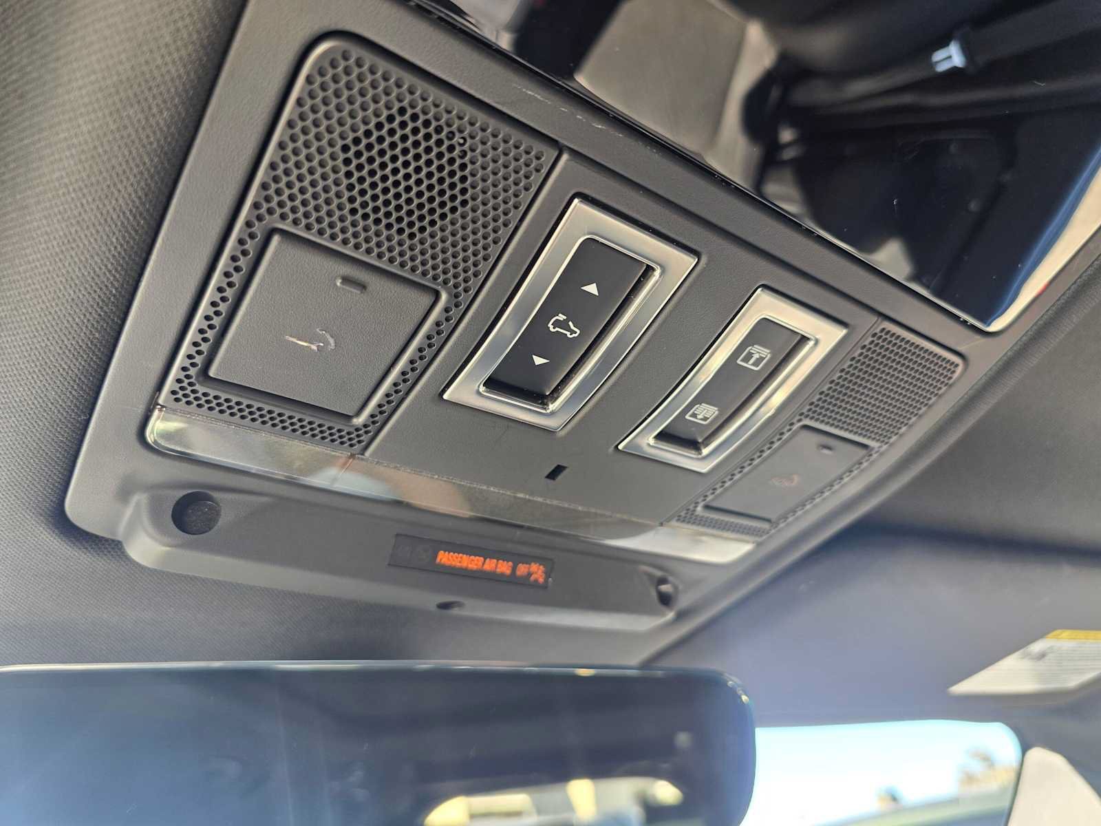 Certified 2023 Land Rover Defender 130 SE AWD/4WD image 33